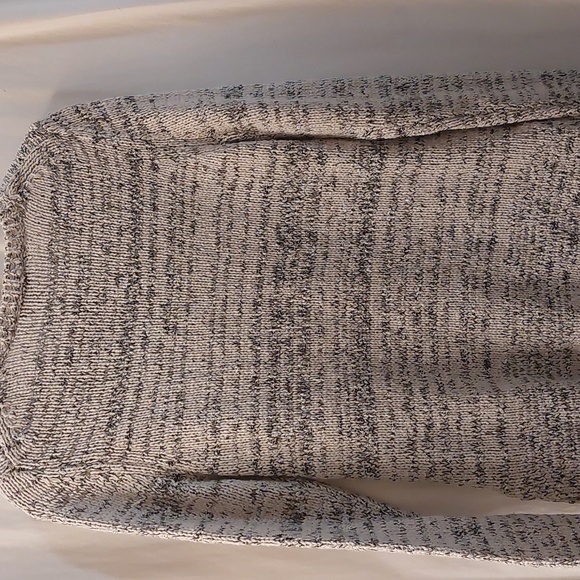 NWT Ann Taylor Pullover Knit Sweater. Cream/Black/Gray. Size M - Picture 9 of 9